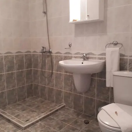 Blue House - синята къща ゲストハウス 3*