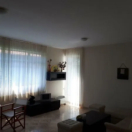 Blue House - синята къща ゲストハウス オブゾー