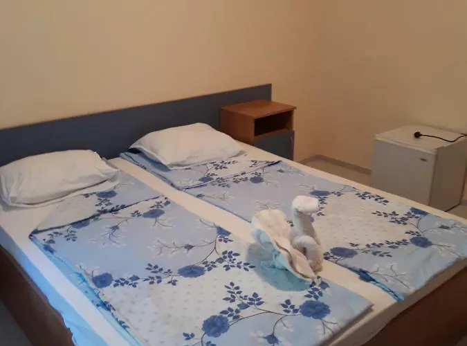 Blue House - синята къща 3*