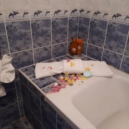 Blue House - синята къща 게스트하우스 3*