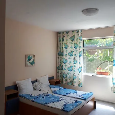 게스트하우스 Blue House - синята къща