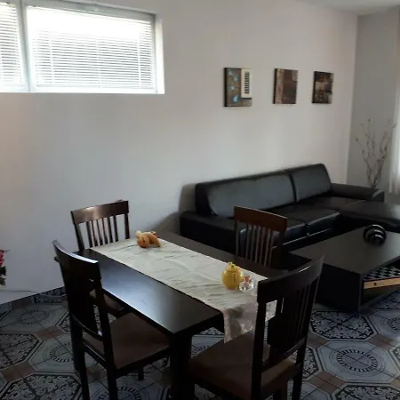 Blue House - синята къща 奥布佐尔