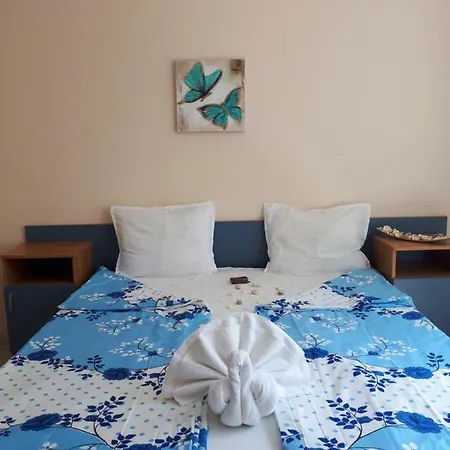 Blue House - синята къща 3* ابزور