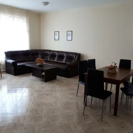 Blue House - синята къща 招待所