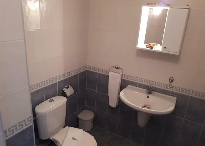 Blue House - синята къща 3*