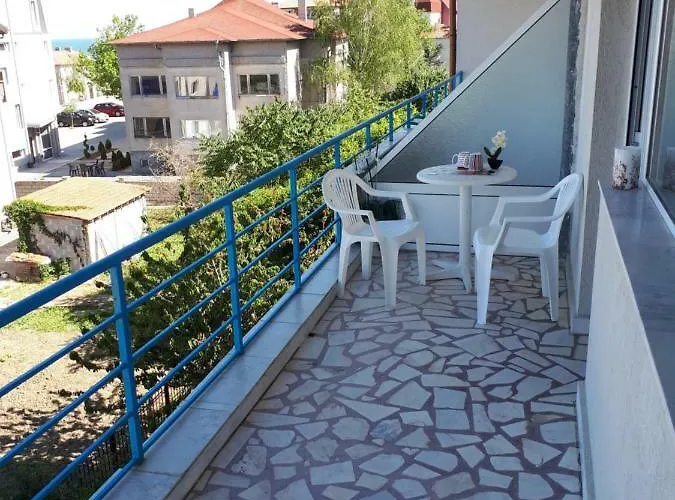 Blue House - синята къща 奥布佐尔