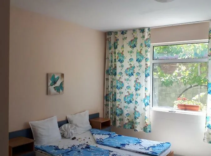 Къща за гости Blue House - синята къща