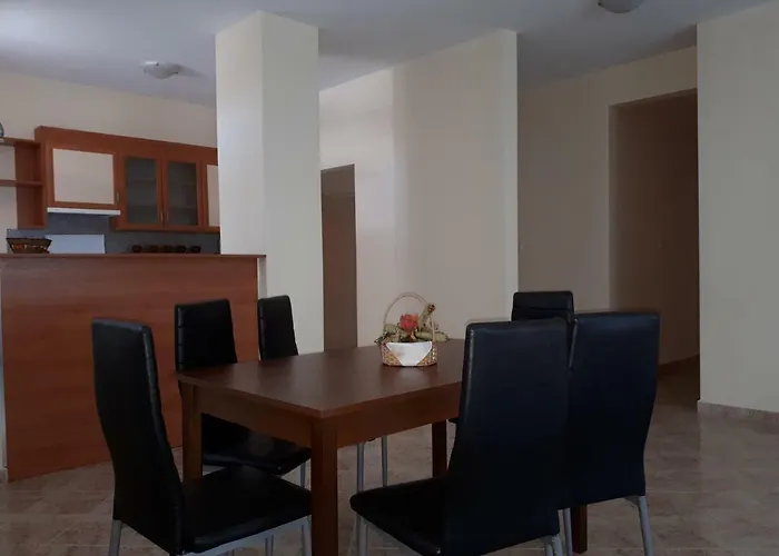 Blue House - синята къща 3* 奥布佐尔