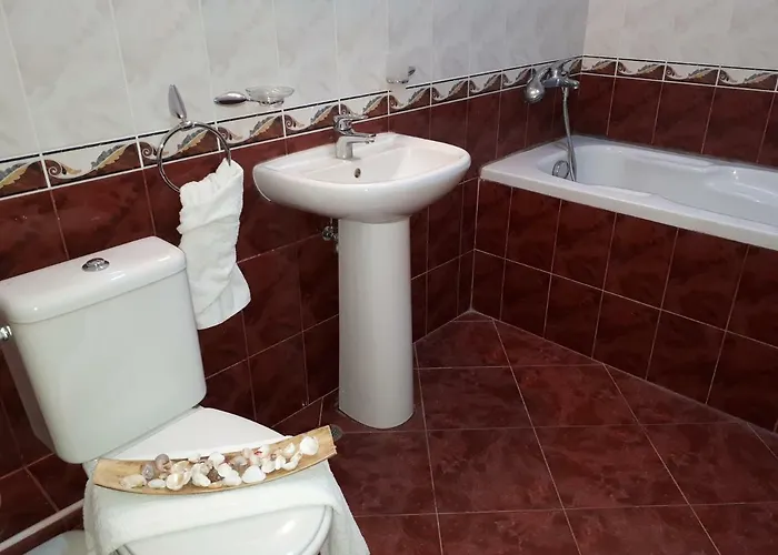 Blue House - синята къща 3* Обзор