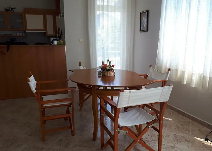 Blue House - синята къща Къща за гости Обзор