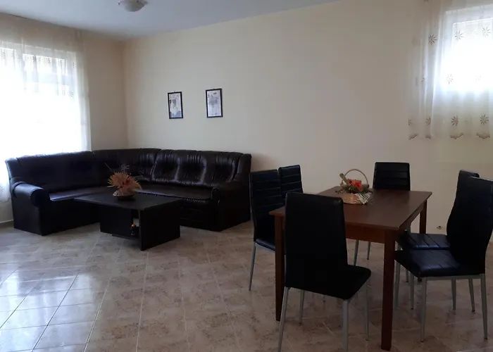 Blue House - синята къща 奥布佐尔